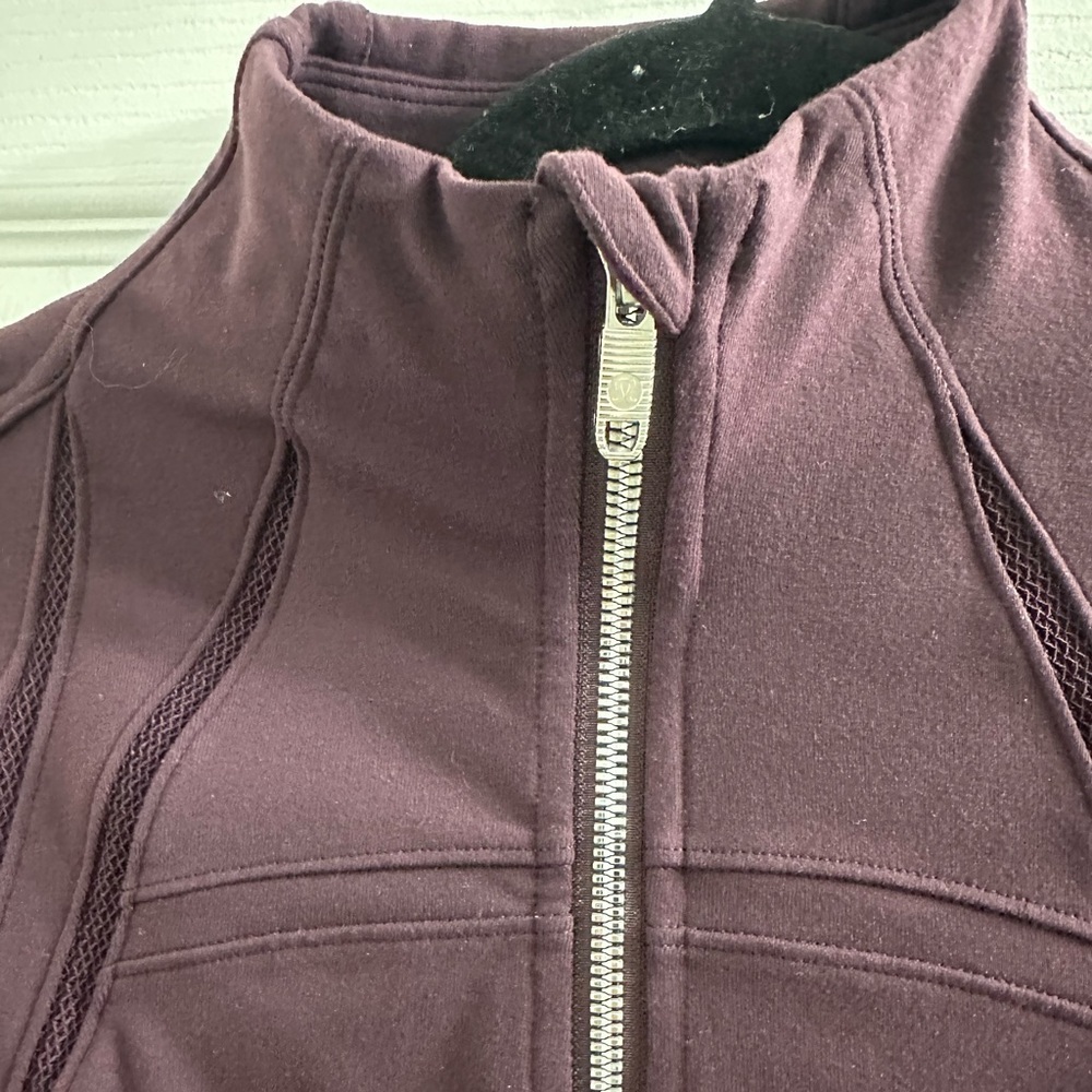 Lululemon Define Jacket Wing Mesh Black Cherry Size 10 - Picture 5 of 6